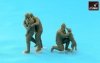 Armory Models F7224b RAF WWII crewman in high altitude outfit – “Friends” 1/72